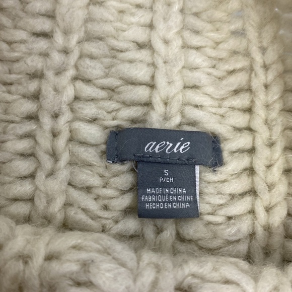 Aerie Chunky Knit Cream Tan Sweater Size Small - Picture 5 of 5
